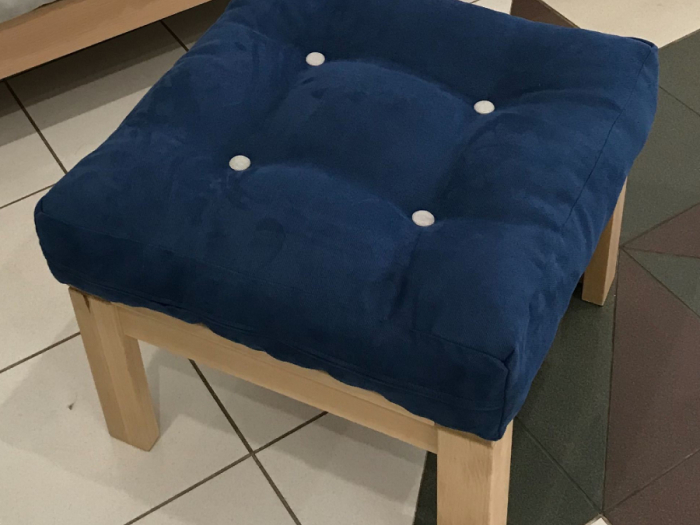 Holzhocker Atlas
