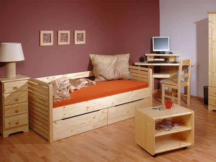 Kinderbett aus Holz